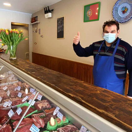 deurne leeft portugees van deurne gaat van restaurant cogelsplein naar slager traiteur